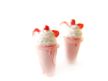 Load image into Gallery viewer, Strawberry Milkshake Charm - Sucre Sucre Miniatures