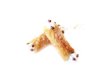 Load image into Gallery viewer, Cream Cannoli Charm - Sucre Sucre Miniatures