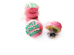 Happee Birthdae Harry Cake LAPEL PIN - Sucre Sucre Miniatures