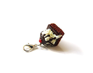 Hot Fudge Brownie Sundae Charm - Sucre Sucre Miniatures