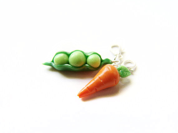 Pea + Carrot Charm Set - Sucre Sucre Miniatures