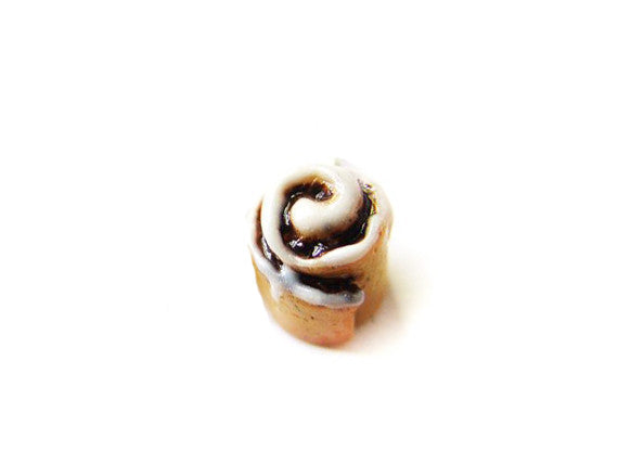 Cinnamon Roll Charm - Sucre Sucre Miniatures